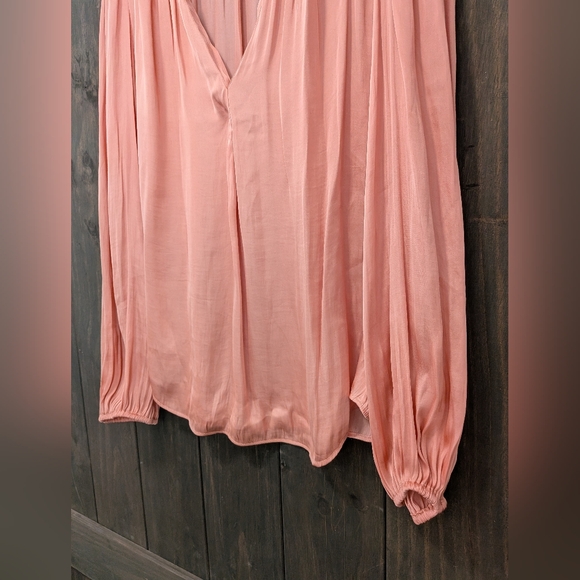 Banana Republic Blush Pink Long Sleeve Blouse – Size M - Picture 2 of 8